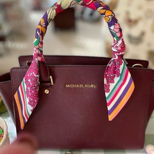 PRICE REDUCED MICHAEL KORS CROSSBODY SATCHEL